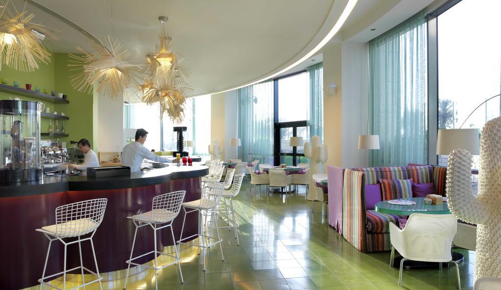 Symphony Style Hotel Kuwait Salmiya Exterior photo The bar at the Standard East Village